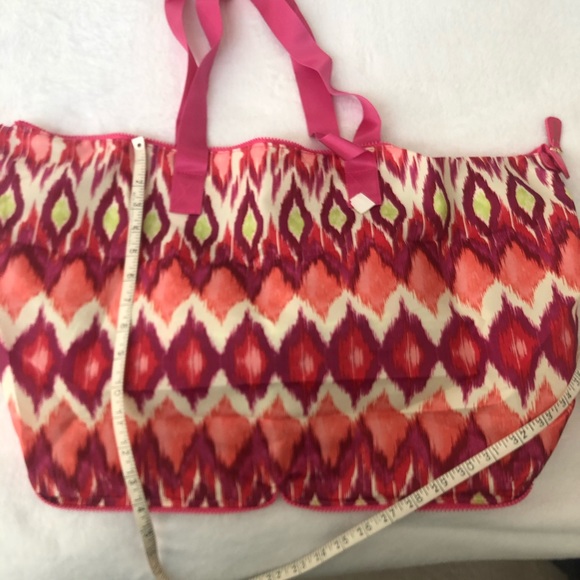 ❤️REDUCED!  Chico’s Foldable Tote  bag - Picture 2 of 6